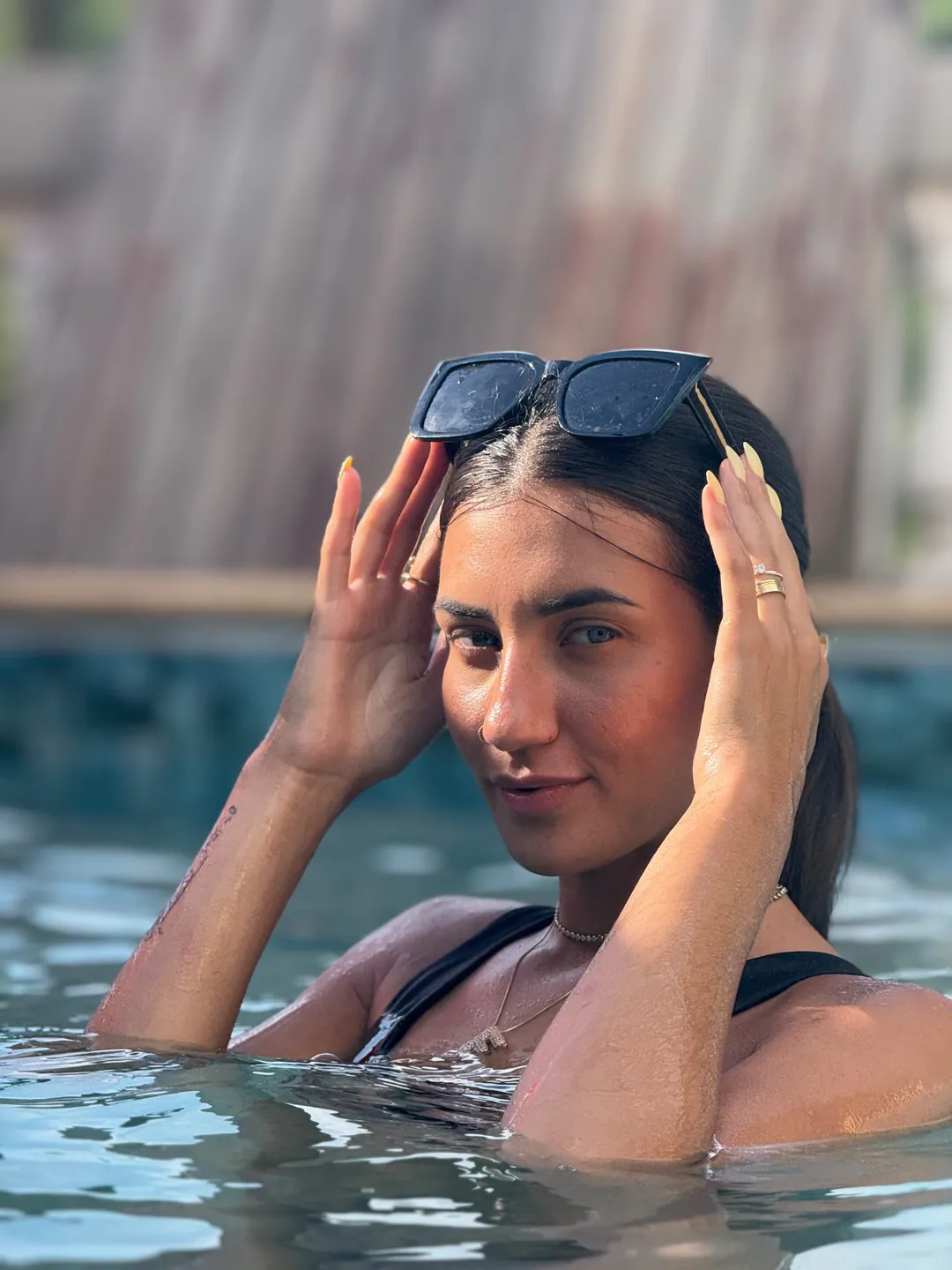 Depois: retrato na piscina no ângulo ideal, com as técnicas do Gênio do Celular